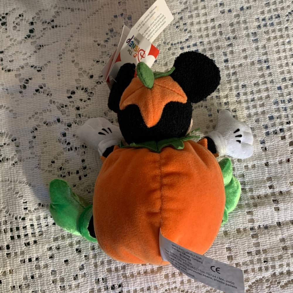 NWT, Vintage rare Mickey Mouse Pumpkin , 6 inch beanie - Picture 2 of 6